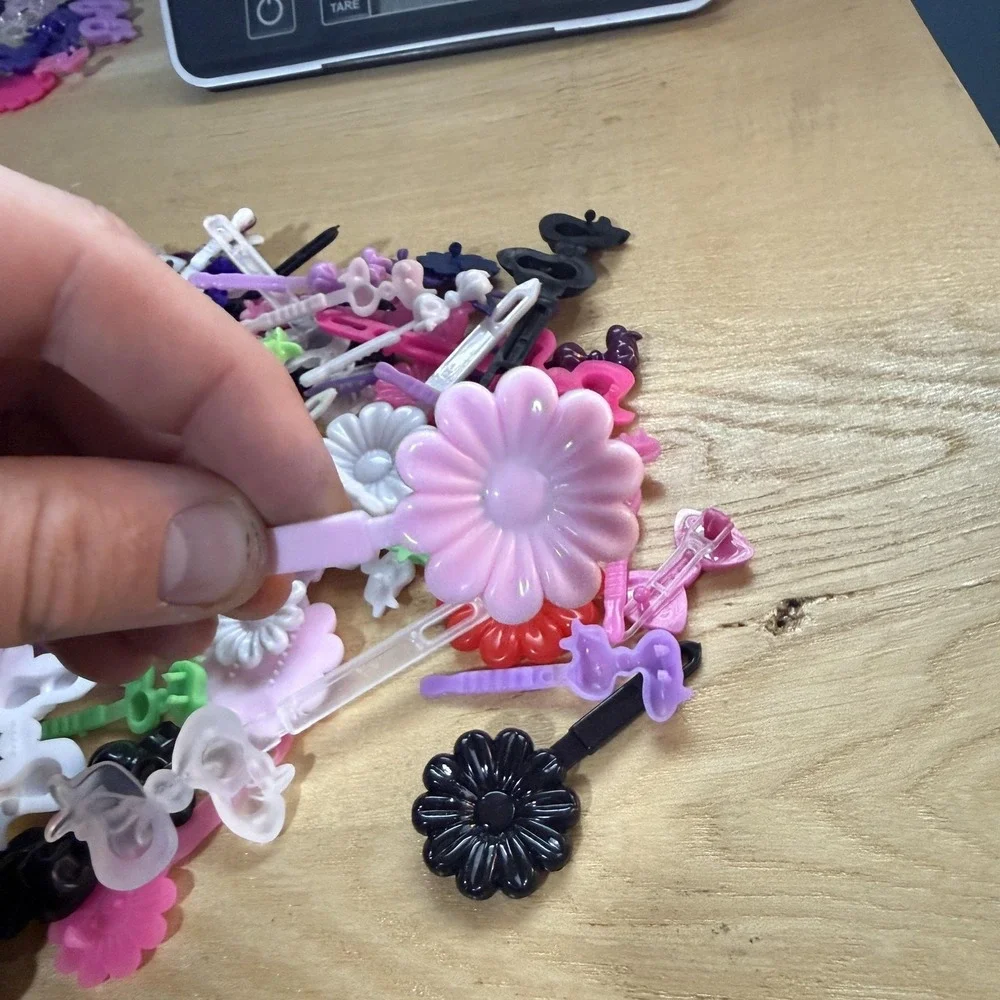 80's 90's Plastic Hair Clips Barrettes Vintage Flowers Bows Lot of ~100